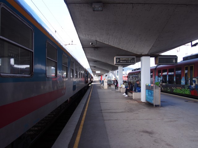 リュブリャナ発ブダペスト行き列車